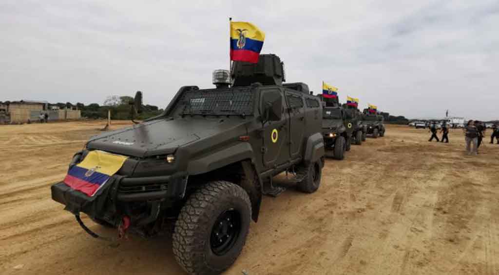 Con tanques militares Noboa llega a ciudad de Ecuador