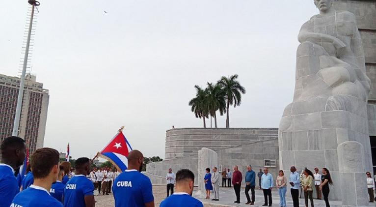Asiste Díaz-Canel a abanderamiento de delegación olímpica