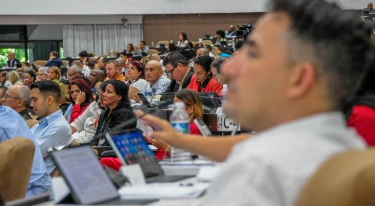 Continúa en Cuba sesión ordinaria del Parlamento