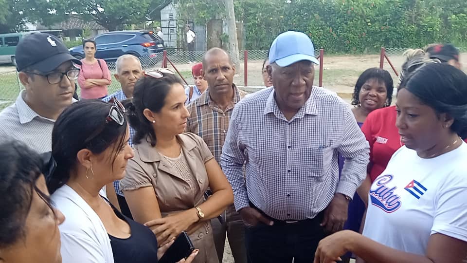 Constata Salvador Valdés Mesa avances del programa de desarrollo ganadero en Mayabeque