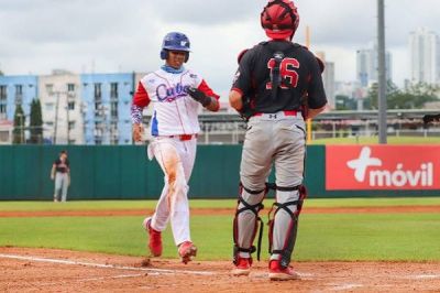 Mantiene el invicto selección cubana de béisbol sub 18 dirigida por Michael González, de Mayabeque