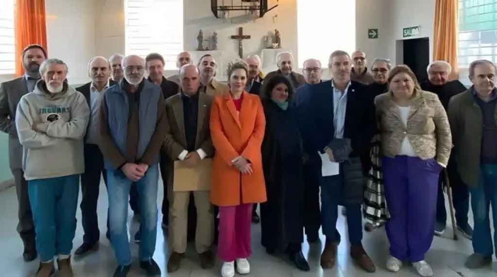 Exigirán expulsión de diputados argentinos por visitar a genocidas