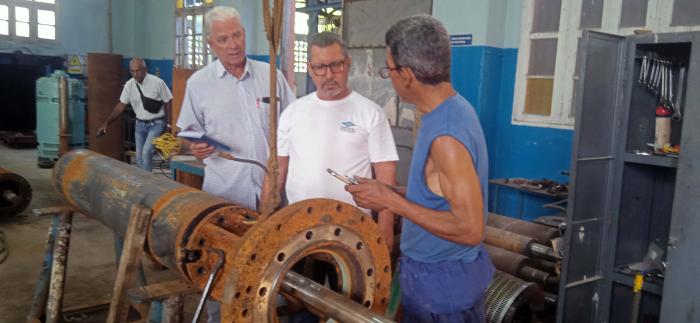 Inventivas y empeños en talleres para garantizar el servicio de agua