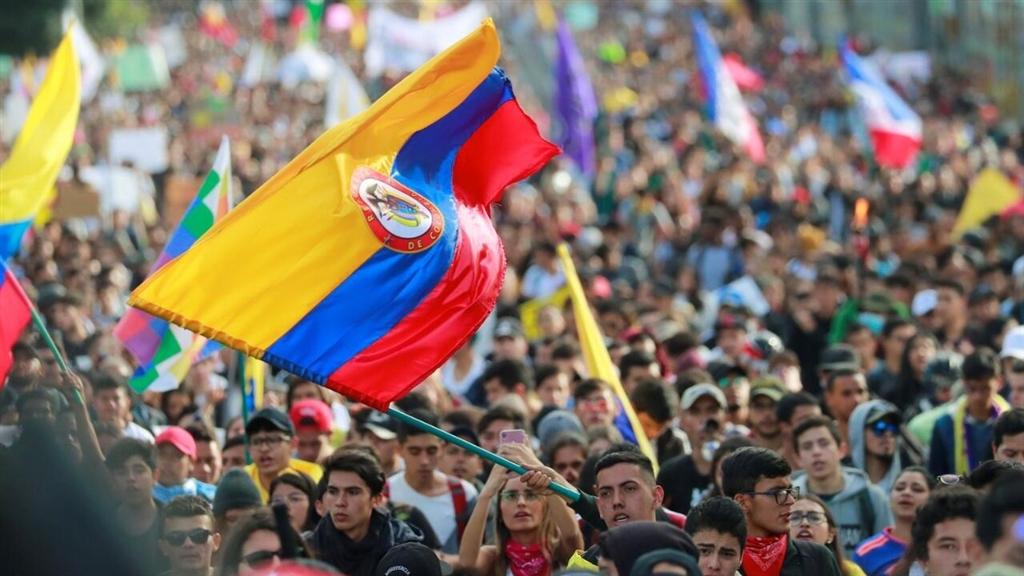 Marchan en Colombia en apoyo a Petro y en rechazo al golpe blando