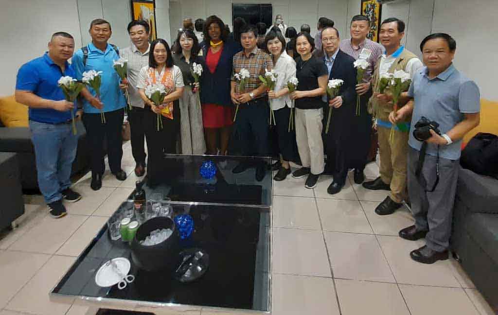 Concluye visita a Cuba delegación de periodistas de Vietnam