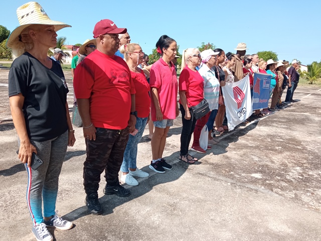 Celebran su día Civiles de la Defensa en San José de Las Lajas.