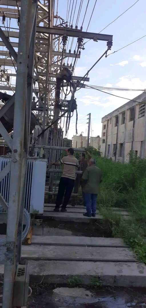 Trabajan por restablecer circulación del tren eléctrico en línea Jaruco. Foto: Radio Jaruco