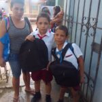 Entregan mochilas y zapatos a niños vulnerables de Melena del Sur    