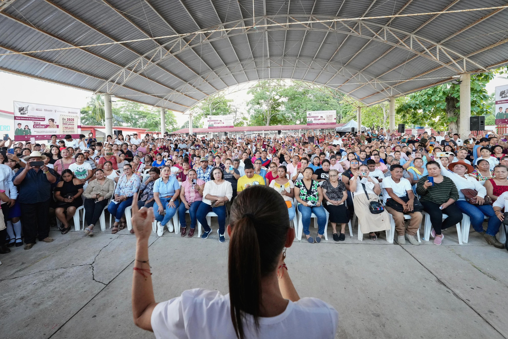 Presidenta de México ratifica continuidad de programas sociales