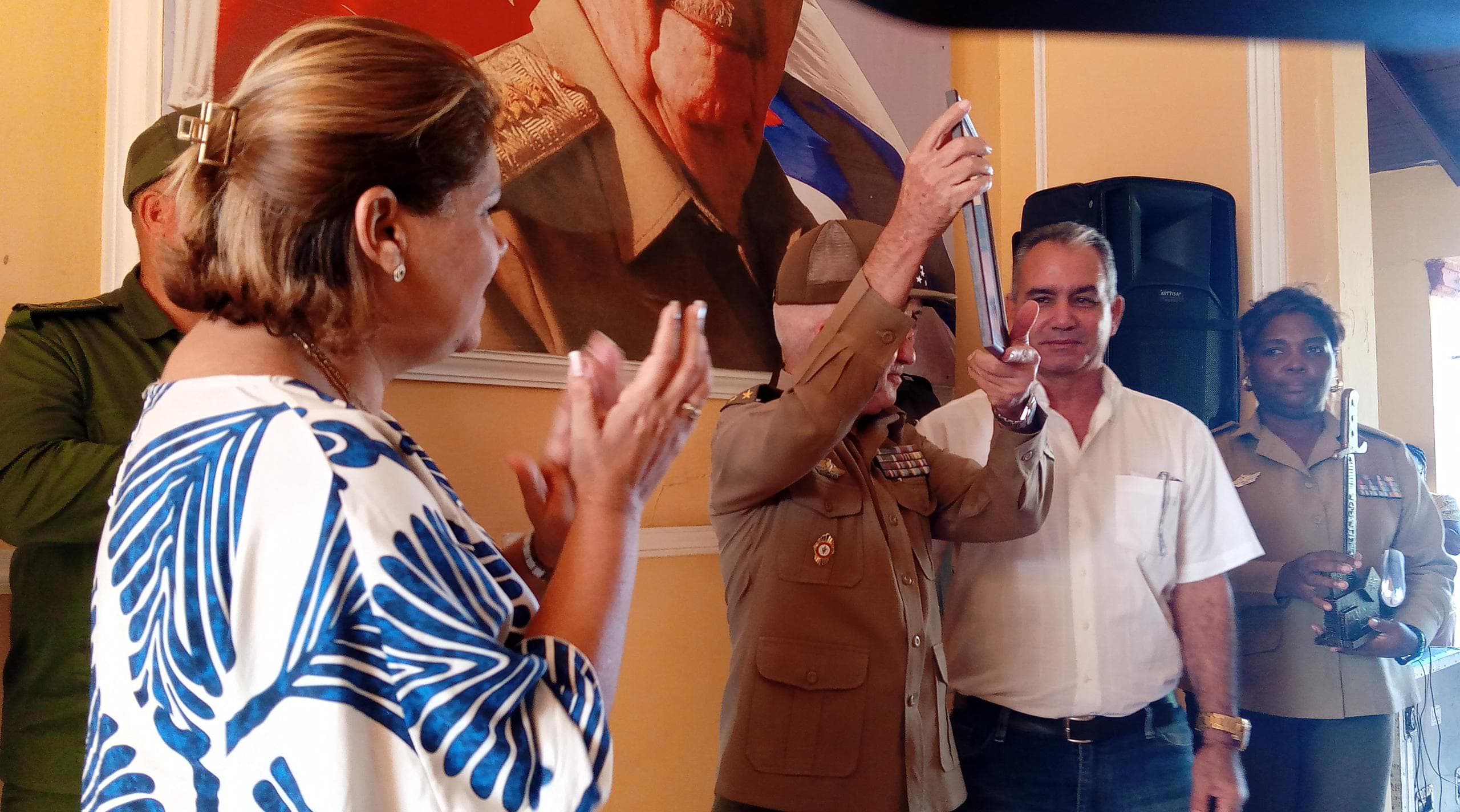 Confiere Gobierno de Mayabeque Distinción “La Guarda” al Colegio de Defensa Nacional