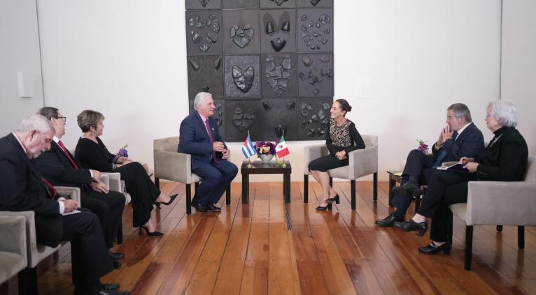 Regresa Díaz-Canel a Cuba tras participar en investidura de Sheinbaum
