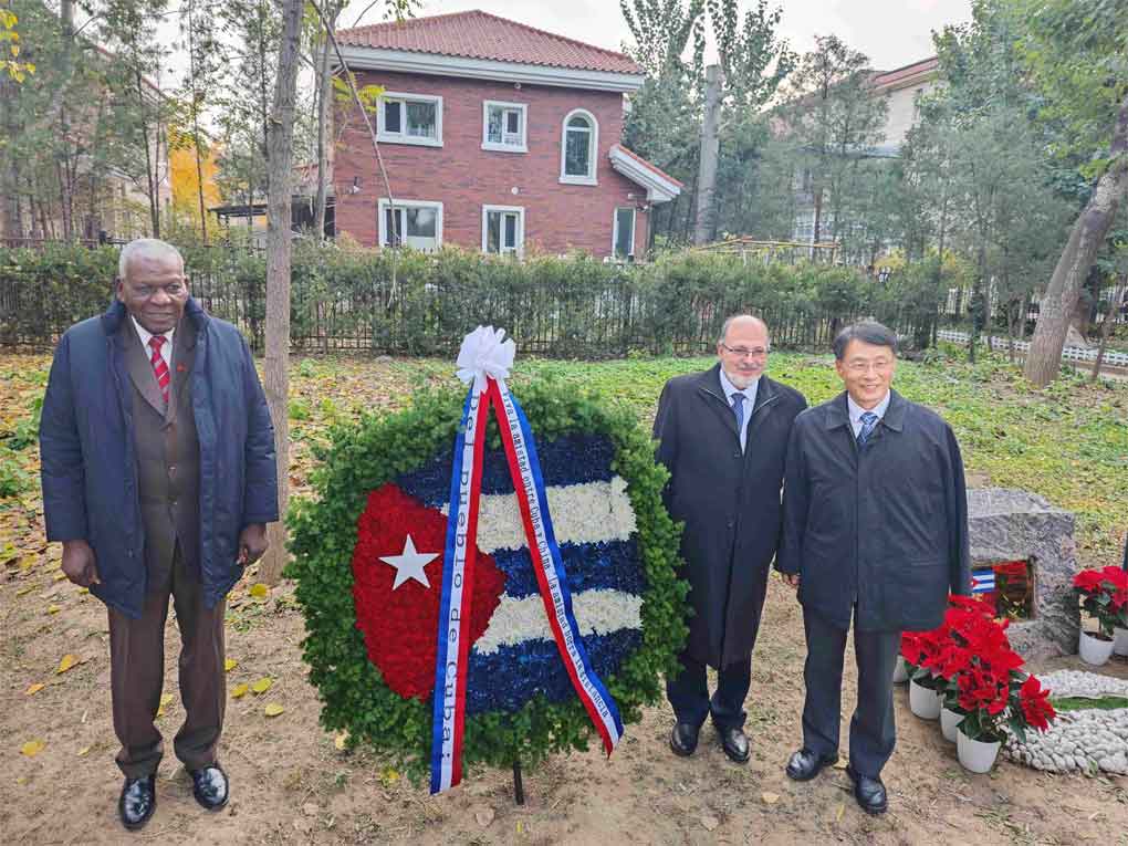 Presidente del Parlamento cubano resalta amistad y solidaridad china