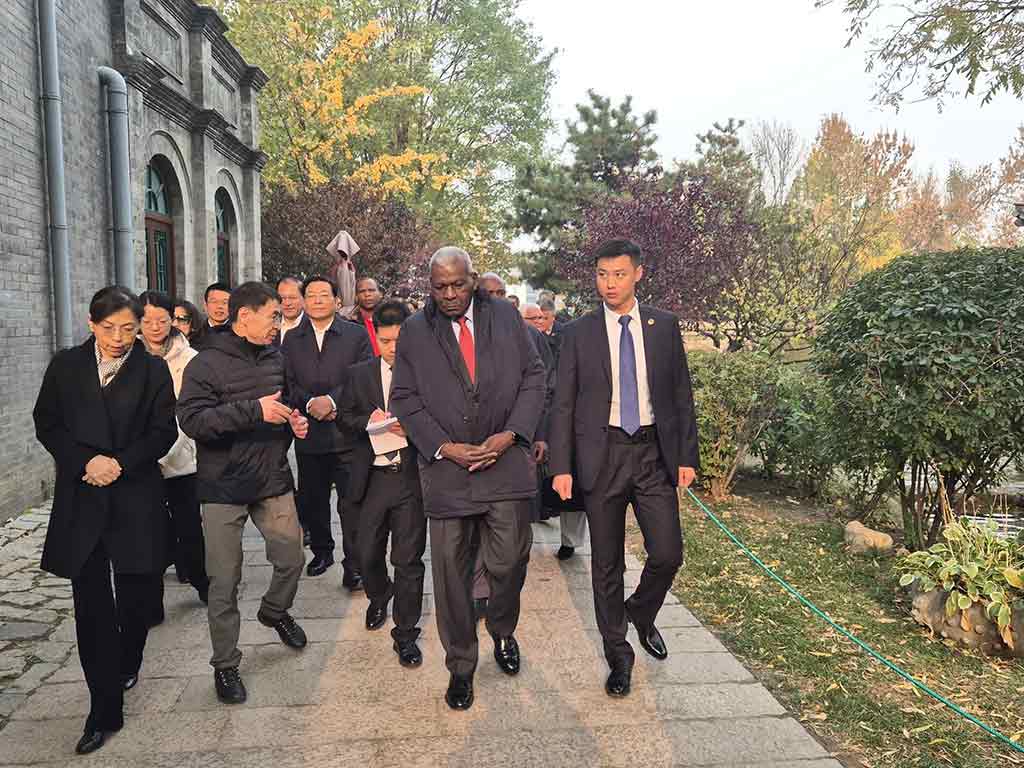 Presidente del Parlamento de Cuba concluyó visita oficial a China