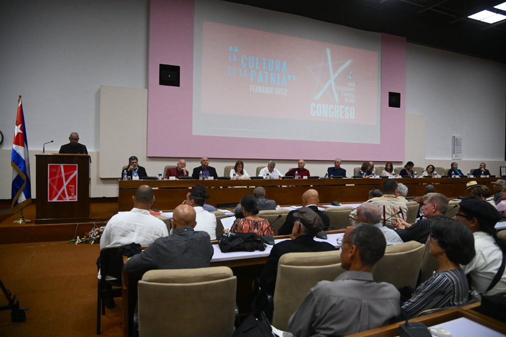 Participa Díaz-Canel en X Congreso de la Uneac