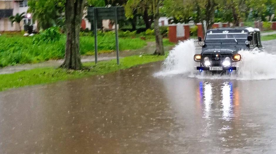 Tormenta tropical Rafael puede convertirse en huracán hoy