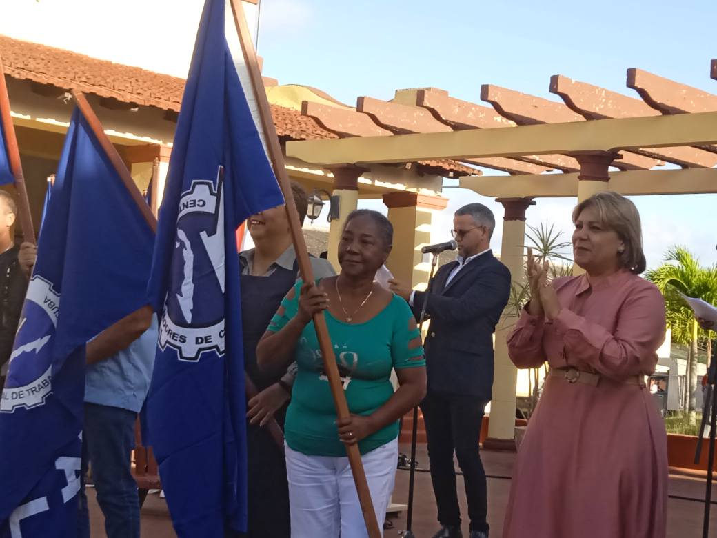 Reconocen a trabajadores y colectivos laborales destacados en Mayabeque por el aporte antes, durante y después del paso del huracán Rafael