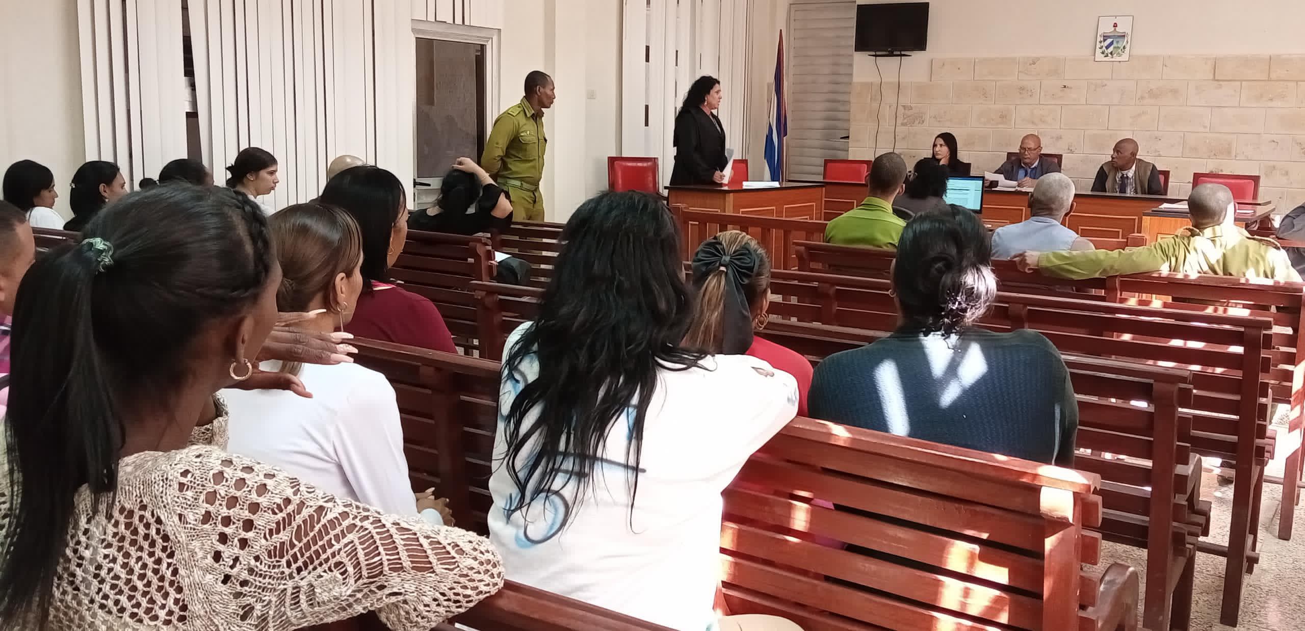 Juicio oral y público ejemplarizante