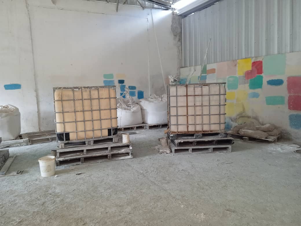 Prosigue en planta Gustavo Machín venta de producciones alternativas. Foto: Radio Jaruco