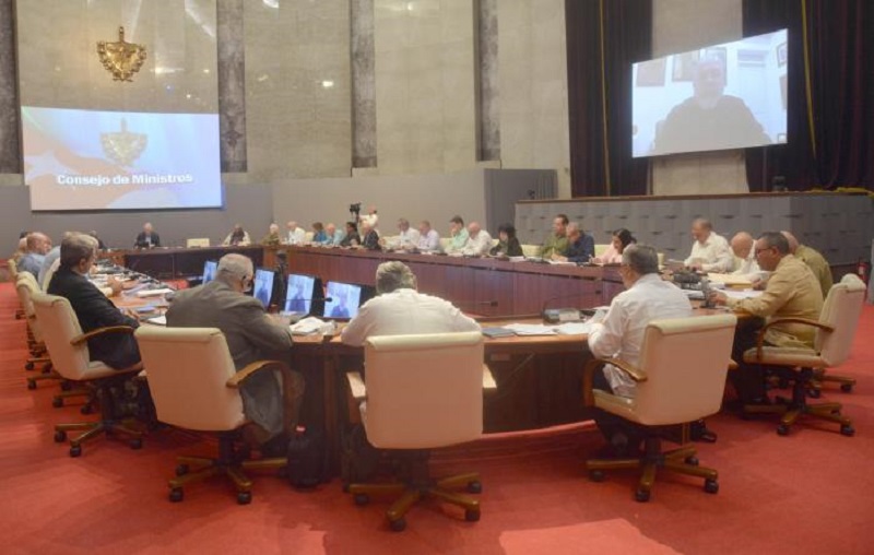 Evalúa Consejo de Ministros de Cuba marcha del plan de la economía
