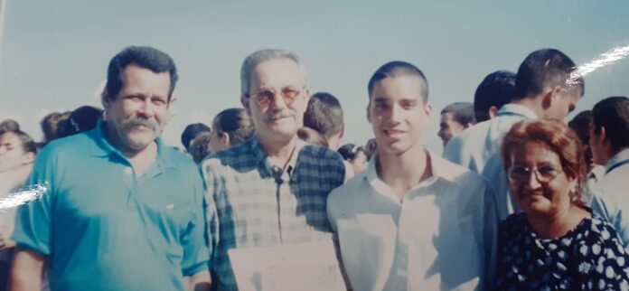 El Nano, el profe de Matemática.