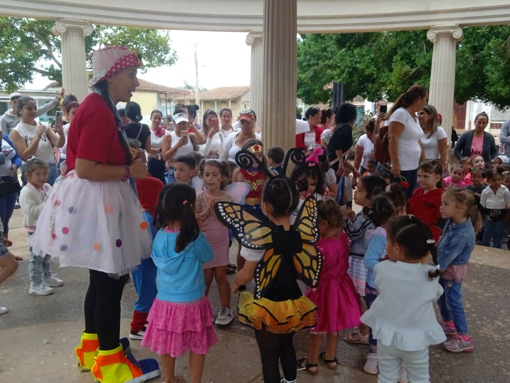 Celebró Batabanó aniversario 33 de la creación del programa Educa a tu hijo