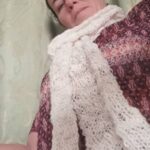 La primera bufanda de seda hecha en Cuba por una mujer de Mayabeque