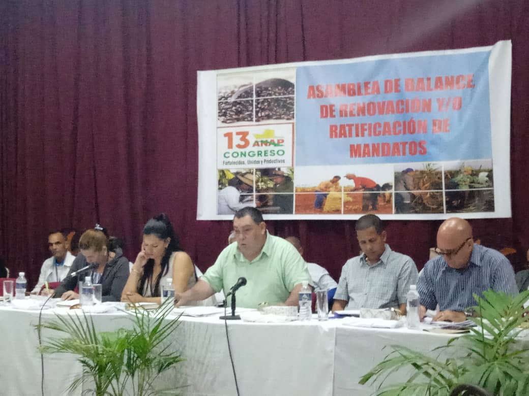 Preside Félix Duarte asamblea de balance de la Asociación Nacional de Agricultores Pequeños en Nueva Paz