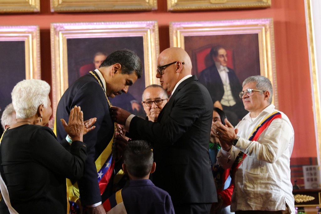 Investido Maduro como Presidente constitucional de Venezuela