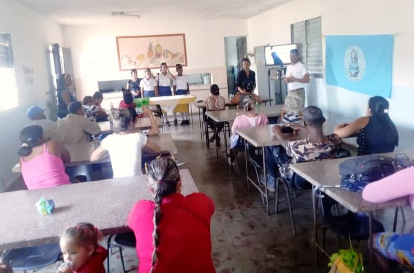 Realizan encuentro con las familias en escuela Fructuoso Rodríguez