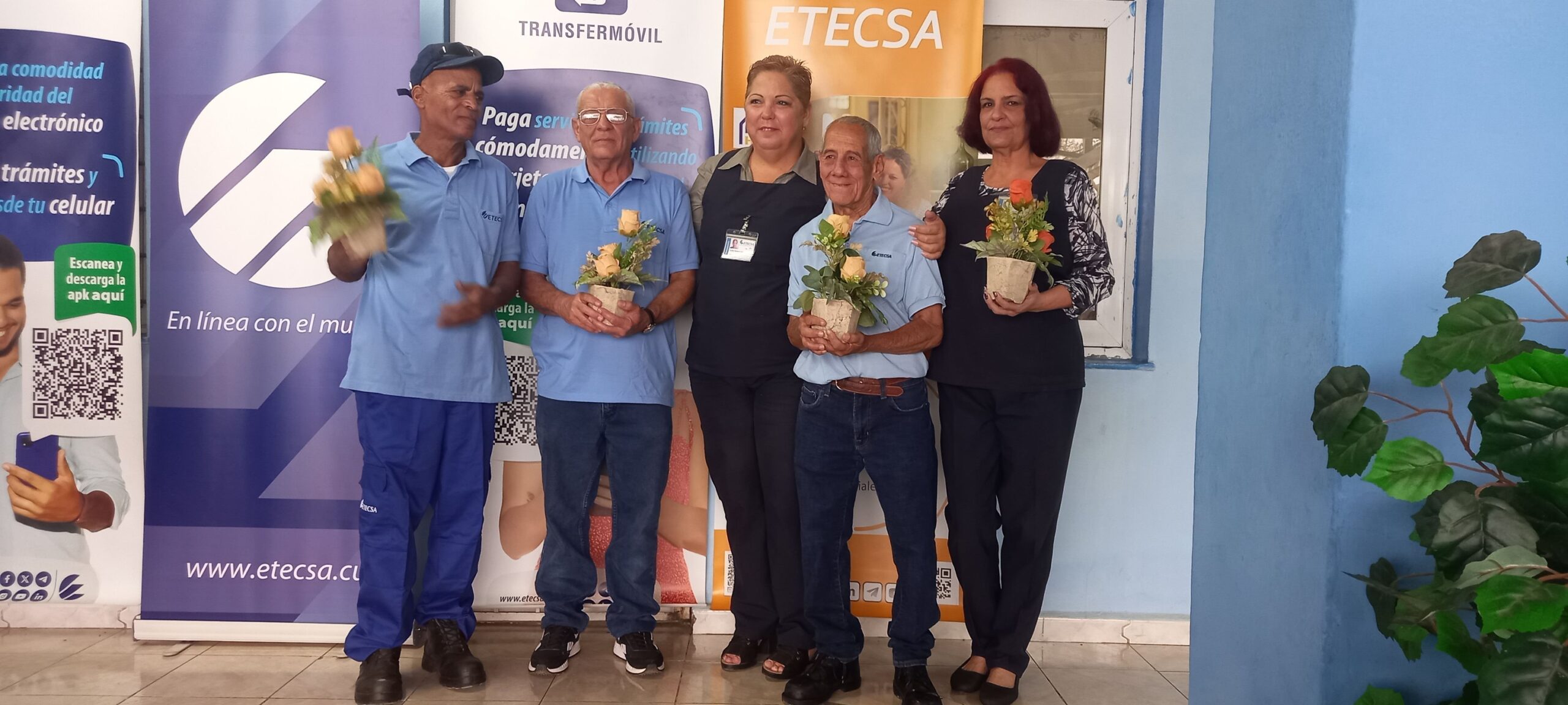 La familia azul de fiesta en Mayabeque