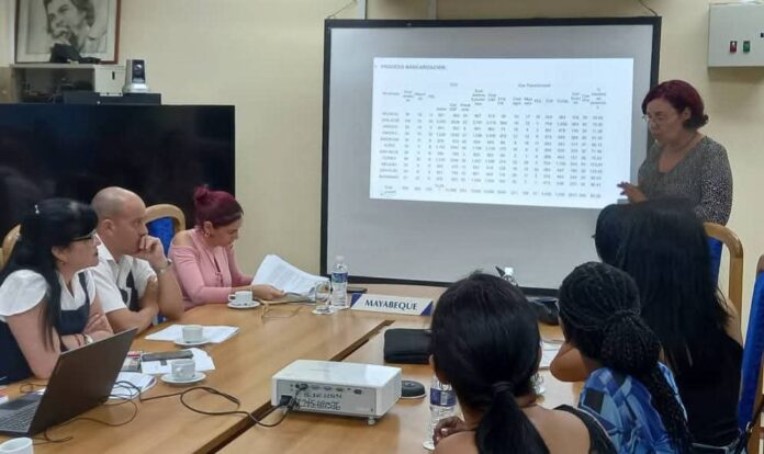 Intercambió Diputada al parlamento cubano con Directivos de Telecomunicaciones. Foto: Radio Camoa