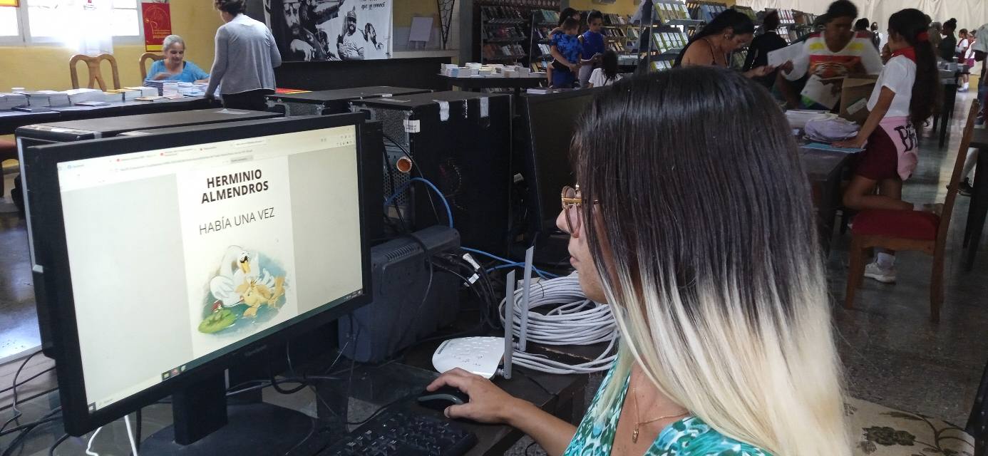 Los Joven Club de Computación y Electrónica a disposición de la Feria del Libro de Mayabeque