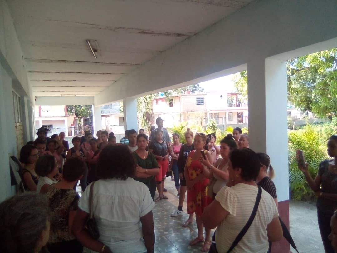 Efectúan en Melena del Sur barrio debate contra consumo de drogas.