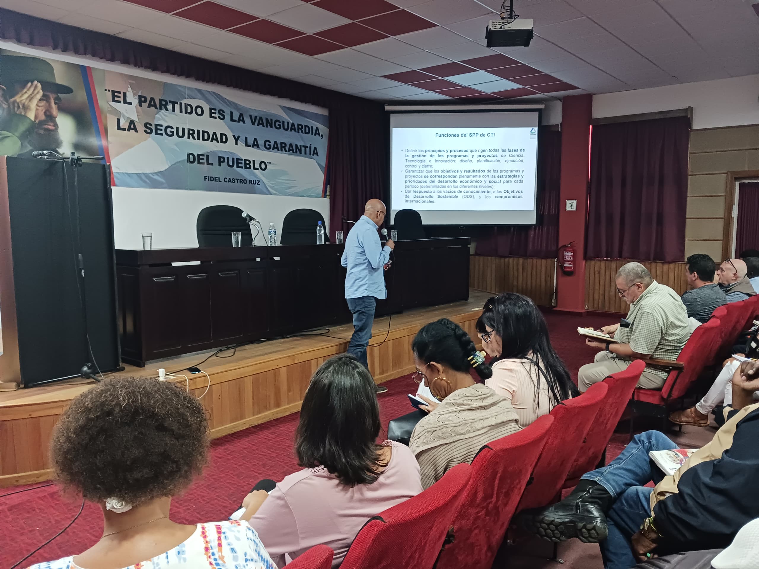 Por el perfeccionamiento del Sistema de Ciencia Tecnología e Innovación