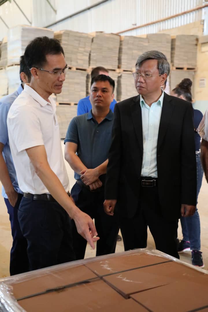 Embajador de Vietnam visitó sitios de interés socioeconómico en Mayabeque. Foto: Lisandra Ramírez