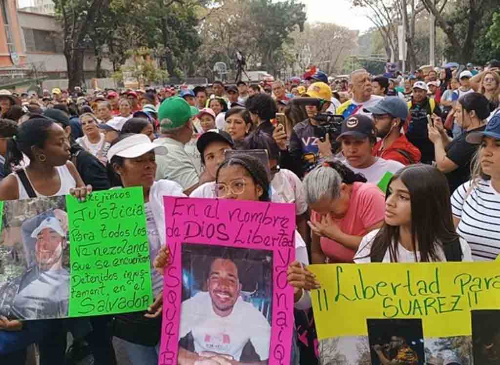 Venezolanos salen a las calles en apoyo a migrantes secuestrados. Foto: Prensa Latina