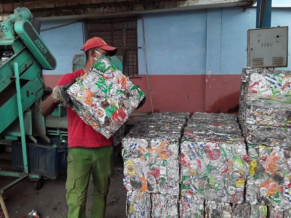 Recuperar materias primas es sustituir importaciones. Foto: Radio Camoa