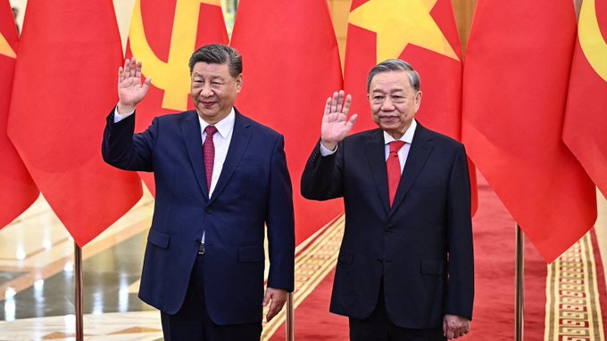 Xi Jinping: profundo diálogo sobre cuestiones estratégicas en Vietnam