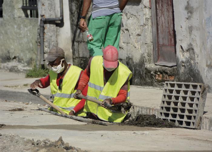 Indisciplinas sociales limitan el impacto de las inversiones en el alcantarillado