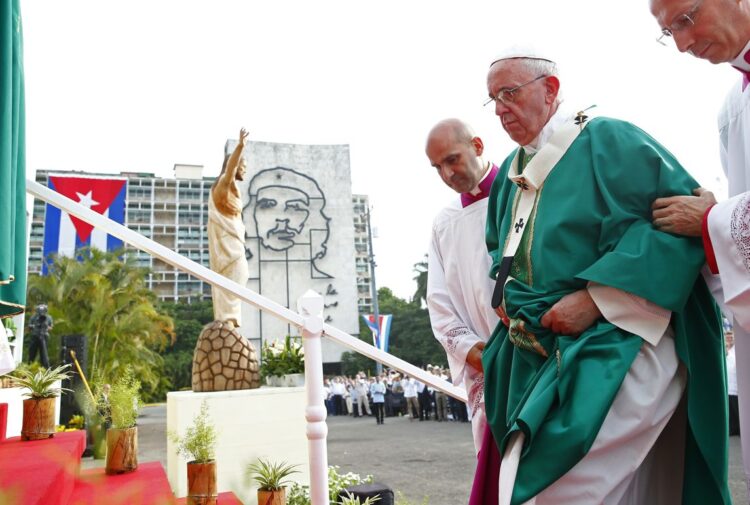 Católicos de Cuba expresan pesar por deceso del papa Francisco