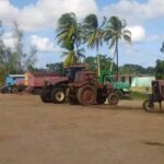 Repara colectivo de Taller René Vallejo maquinaria agrícola