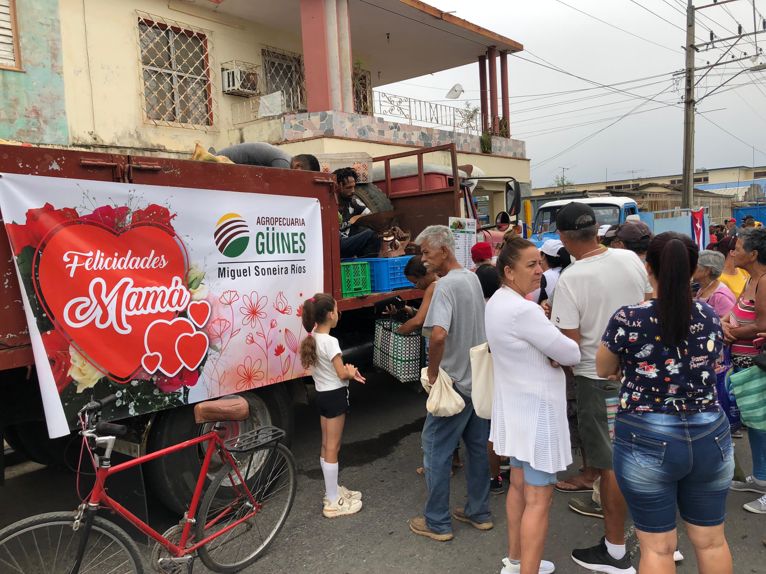 Feria agropecuaria y comercial en saludo al Día de las Madres