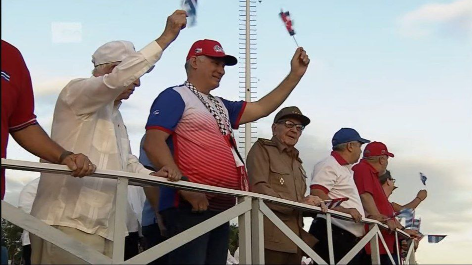 Encabezan Raúl y Díaz-Canel festejos por el Primero de Mayo. Foto: Radio Habana Cuba