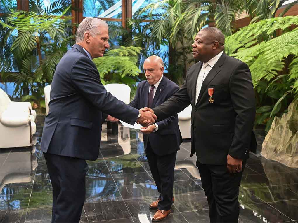 Recibió presidente de Cuba cartas credenciales de embajadores
