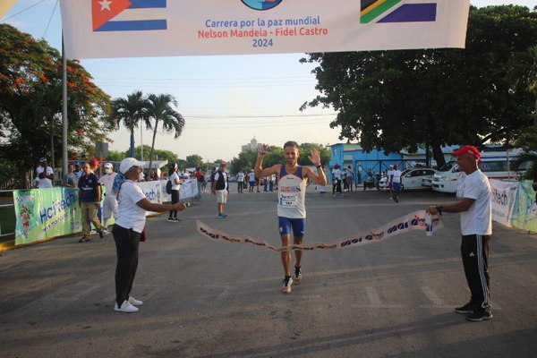 Convocan a Carrera Caminata por Mandela y Fidel 2025