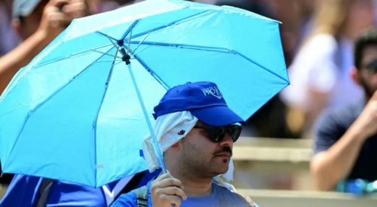Ola de calor pone en alerta roja a París y obliga a cerrar escuelas en Europa.