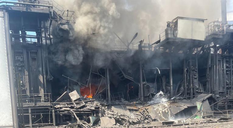 Se registra gran explosión en una fábrica de EE.UU.