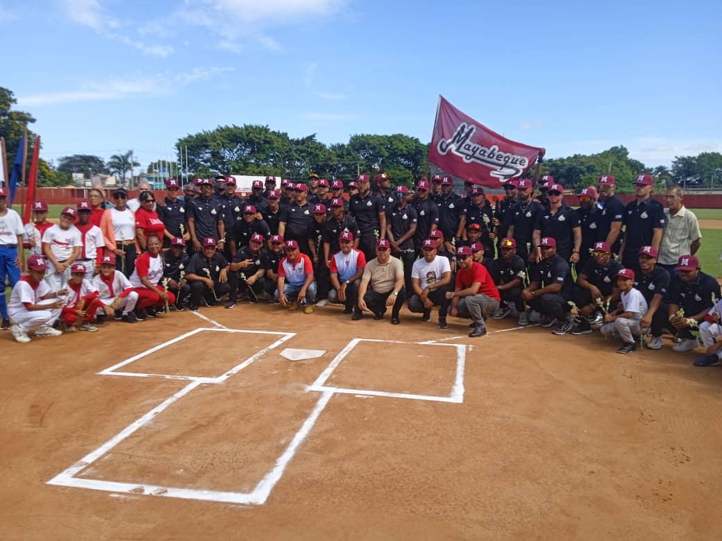 Abanderan equipo Huracanes de Mayabeque para la Serie Nacional de Béisbol
