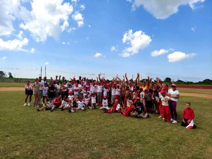 Pasión beisbolera: Un encuentro inolvidable en el Estadio Celso Taboada