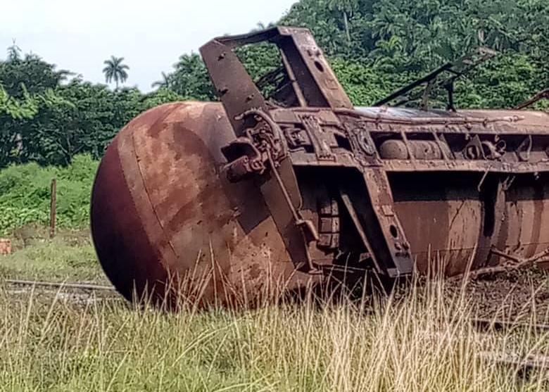 El convoy transportaba una carga de miel a granel distribuida en doce vagones, de los cuales diez eran cisternas. Foto: Periódico Escambray